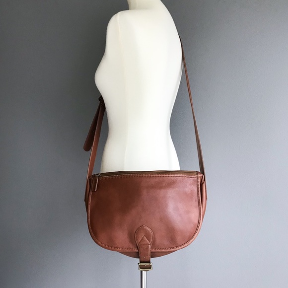 HOBO Handbags - Hobo • vintage leather messenger bag